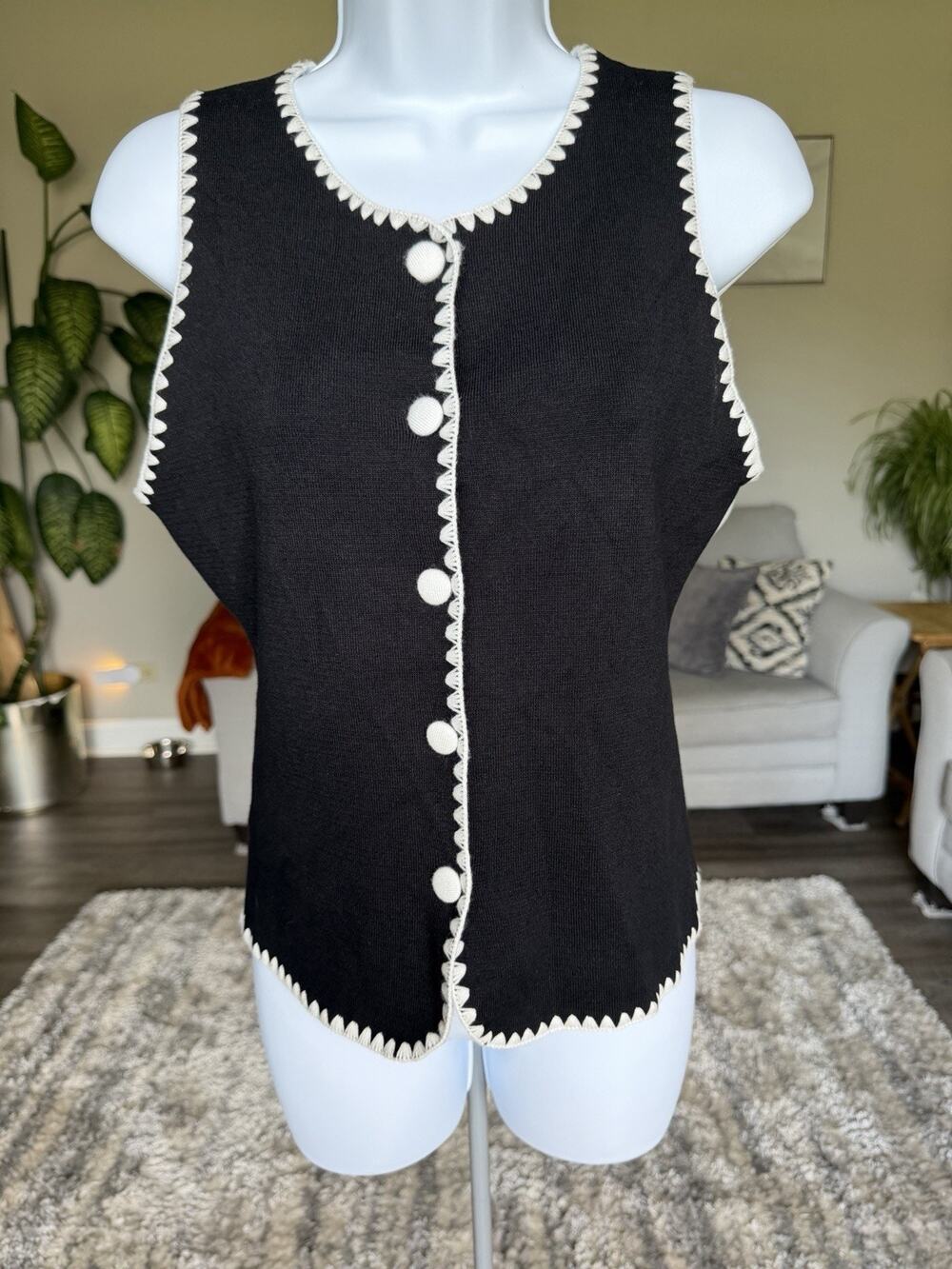 Active USA NWT Top Vest BLACK/WHITE Trim BUTTON UP Women's SZ M #1069